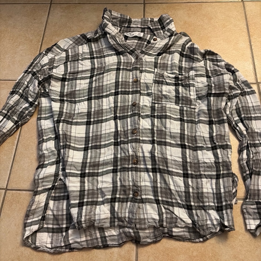 Hollister Black & White Plaid Button-Up Shirt XS